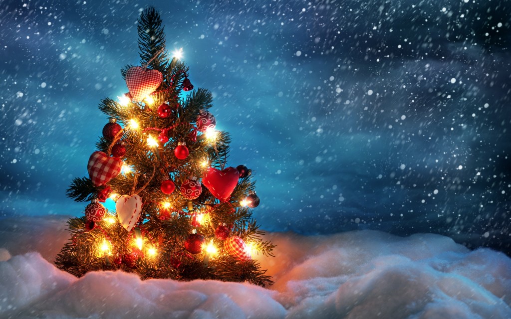 Hot Looking Christmas Tree Free Download